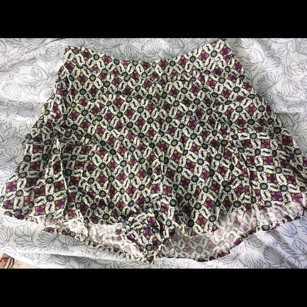 Hollister flowy shorts
